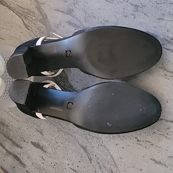 Journee Chandra Pumps block heel black Faux suede white trim size 8.5 - Picture 5 of 13